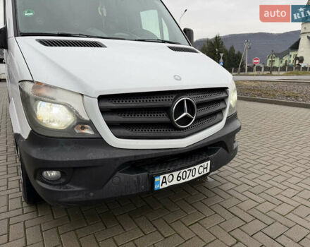 Белый Мерседес Sprinter, объемом двигателя 2.2 л и пробегом 390 тыс. км за 25500 $, фото 1 на Automoto.ua