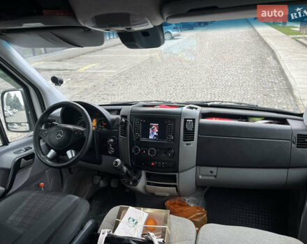 Белый Мерседес Sprinter, объемом двигателя 3 л и пробегом 585 тыс. км за 28500 $, фото 28 на Automoto.ua