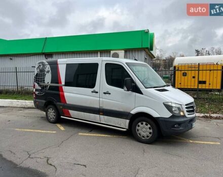 Белый Мерседес Sprinter, объемом двигателя 2.14 л и пробегом 296 тыс. км за 20000 $, фото 2 на Automoto.ua