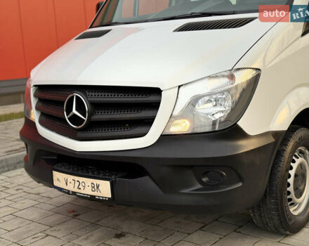 Белый Мерседес Sprinter, объемом двигателя 2.2 л и пробегом 278 тыс. км за 21500 $, фото 4 на Automoto.ua