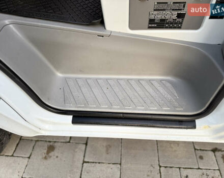 Белый Мерседес Sprinter, объемом двигателя 2.2 л и пробегом 278 тыс. км за 21500 $, фото 35 на Automoto.ua