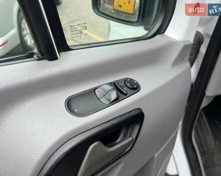 Белый Мерседес Sprinter, объемом двигателя 2.14 л и пробегом 296 тыс. км за 20000 $, фото 9 на Automoto.ua