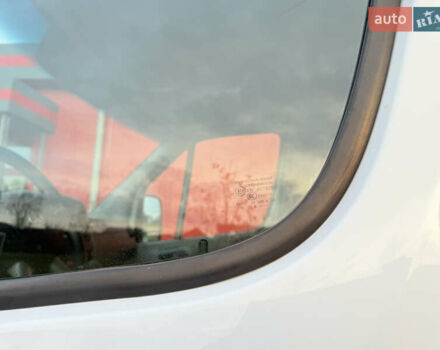 Белый Мерседес Sprinter, объемом двигателя 2.2 л и пробегом 278 тыс. км за 21500 $, фото 17 на Automoto.ua