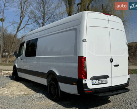 Белый Мерседес Sprinter, объемом двигателя 2.99 л и пробегом 490 тыс. км за 30000 $, фото 3 на Automoto.ua