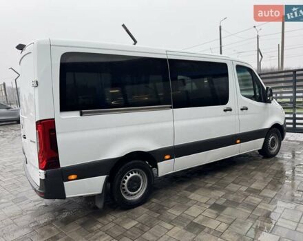 Белый Мерседес Sprinter, объемом двигателя 2.2 л и пробегом 325 тыс. км за 28900 $, фото 2 на Automoto.ua