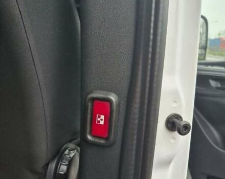 Белый Мерседес Sprinter, объемом двигателя 3 л и пробегом 490 тыс. км за 39000 $, фото 9 на Automoto.ua