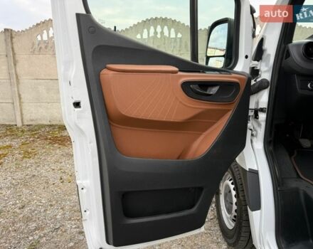 Белый Мерседес Sprinter, объемом двигателя 2.14 л и пробегом 250 тыс. км за 47799 $, фото 18 на Automoto.ua