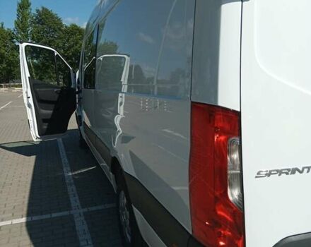 Белый Мерседес Sprinter, объемом двигателя 0 л и пробегом 329 тыс. км за 31000 $, фото 2 на Automoto.ua