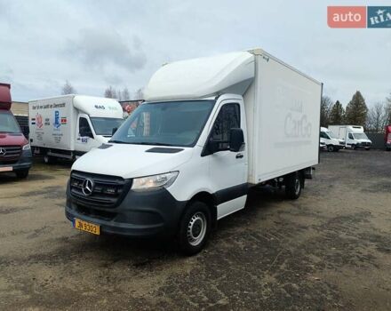 Белый Мерседес Sprinter, объемом двигателя 2.1 л и пробегом 300 тыс. км за 24900 $, фото 1 на Automoto.ua