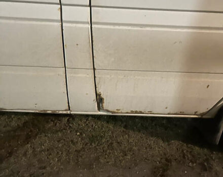 Белый Мерседес Sprinter, объемом двигателя 2.1 л и пробегом 360 тыс. км за 5000 $, фото 3 на Automoto.ua