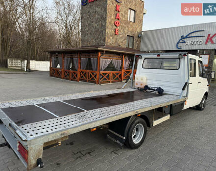 Белый Мерседес Sprinter, объемом двигателя 2.15 л и пробегом 330 тыс. км за 12900 $, фото 6 на Automoto.ua