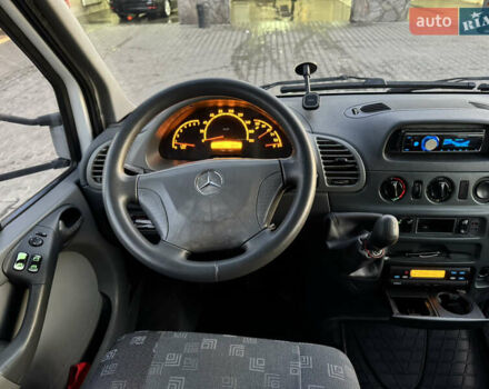 Белый Мерседес Sprinter, объемом двигателя 2.15 л и пробегом 330 тыс. км за 12900 $, фото 14 на Automoto.ua
