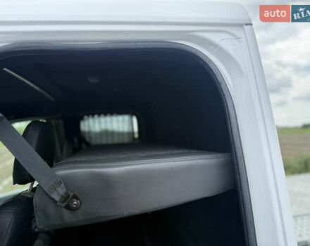 Белый Мерседес Sprinter, объемом двигателя 3.23 л и пробегом 470 тыс. км за 27800 $, фото 34 на Automoto.ua