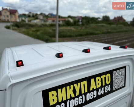 Белый Мерседес Sprinter, объемом двигателя 3.23 л и пробегом 470 тыс. км за 27800 $, фото 131 на Automoto.ua