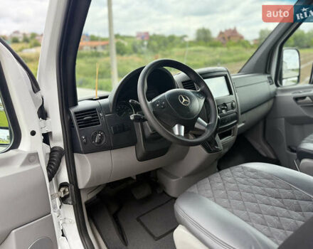 Белый Мерседес Sprinter, объемом двигателя 3.23 л и пробегом 470 тыс. км за 27800 $, фото 43 на Automoto.ua