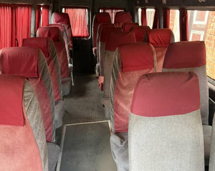 Белый Мерседес Sprinter, объемом двигателя 2.3 л и пробегом 300 тыс. км за 3600 $, фото 3 на Automoto.ua