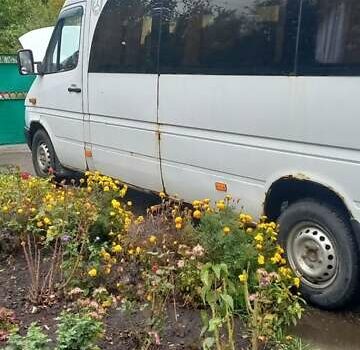 Белый Мерседес Sprinter, объемом двигателя 2.15 л и пробегом 200 тыс. км за 5000 $, фото 13 на Automoto.ua
