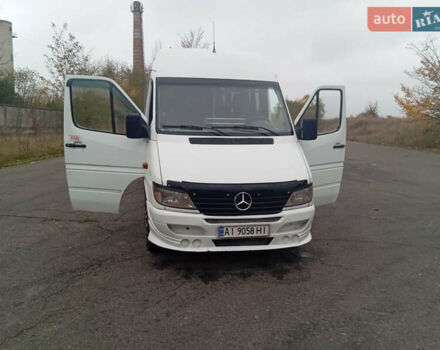 Белый Мерседес Sprinter, объемом двигателя 2.2 л и пробегом 628 тыс. км за 9100 $, фото 3 на Automoto.ua