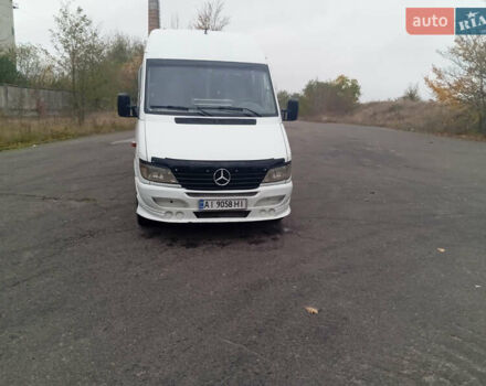 Белый Мерседес Sprinter, объемом двигателя 2.2 л и пробегом 628 тыс. км за 9100 $, фото 10 на Automoto.ua
