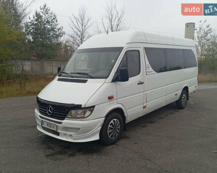 Белый Мерседес Sprinter, объемом двигателя 2.2 л и пробегом 628 тыс. км за 9100 $, фото 2 на Automoto.ua