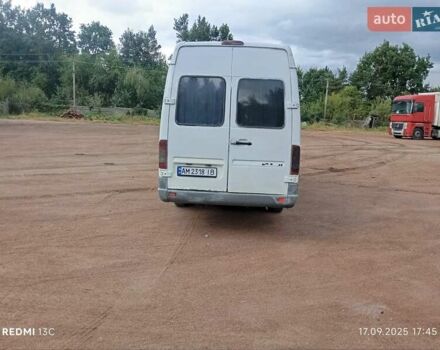 Мерседес Sprinter 2002 в Коростене на Automoto.ua Белый Мерседес Sprinter, объемом двигателя 2.69 л и пробегом 280 тыс. км за 10300 $, фото 8 на Automoto.ua