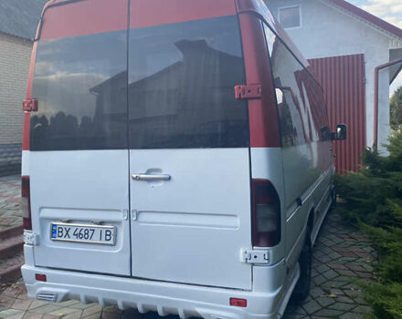 Белый Мерседес Sprinter, объемом двигателя 2.15 л и пробегом 300 тыс. км за 8199 $, фото 3 на Automoto.ua