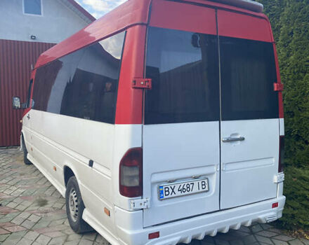 Белый Мерседес Sprinter, объемом двигателя 2.15 л и пробегом 300 тыс. км за 8199 $, фото 2 на Automoto.ua