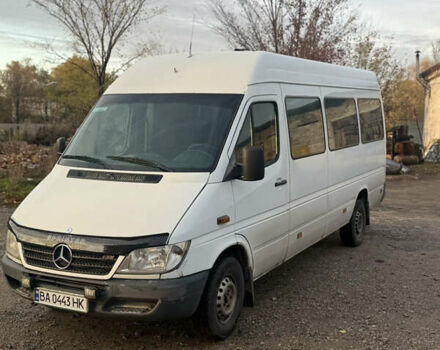Белый Мерседес Sprinter, объемом двигателя 2.2 л и пробегом 620 тыс. км за 9000 $, фото 1 на Automoto.ua