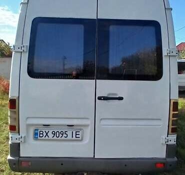 Белый Мерседес Sprinter, объемом двигателя 2.15 л и пробегом 445 тыс. км за 12200 $, фото 2 на Automoto.ua