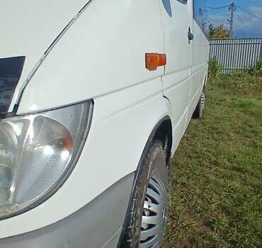 Белый Мерседес Sprinter, объемом двигателя 2.15 л и пробегом 445 тыс. км за 12200 $, фото 6 на Automoto.ua
