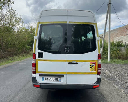Белый Мерседес Sprinter, объемом двигателя 2.14 л и пробегом 388 тыс. км за 28000 $, фото 5 на Automoto.ua