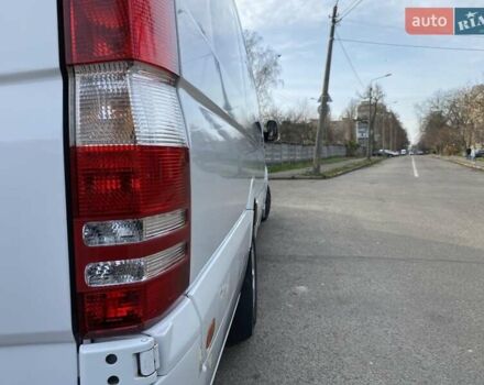 Белый Мерседес Sprinter, объемом двигателя 2.14 л и пробегом 690 тыс. км за 33000 $, фото 4 на Automoto.ua