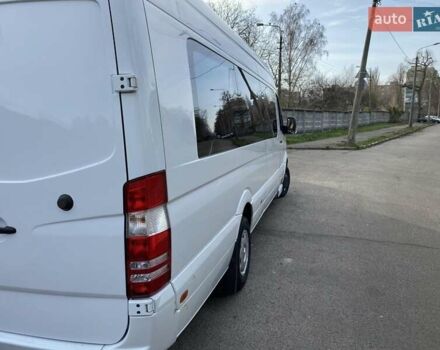 Белый Мерседес Sprinter, объемом двигателя 2.14 л и пробегом 690 тыс. км за 33000 $, фото 3 на Automoto.ua