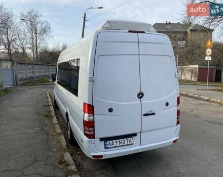 Белый Мерседес Sprinter, объемом двигателя 2.14 л и пробегом 690 тыс. км за 33000 $, фото 2 на Automoto.ua