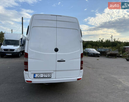 Белый Мерседес Sprinter, объемом двигателя 2.2 л и пробегом 439 тыс. км за 23900 $, фото 8 на Automoto.ua