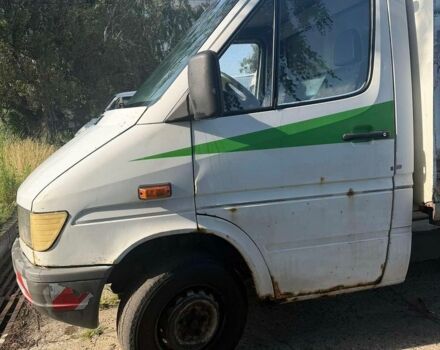 Белый Мерседес Sprinter, объемом двигателя 2.3 л и пробегом 500 тыс. км за 5500 $, фото 1 на Automoto.ua