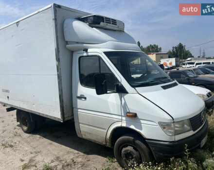 Белый Мерседес Sprinter, объемом двигателя 2.87 л и пробегом 700 тыс. км за 6500 $, фото 2 на Automoto.ua