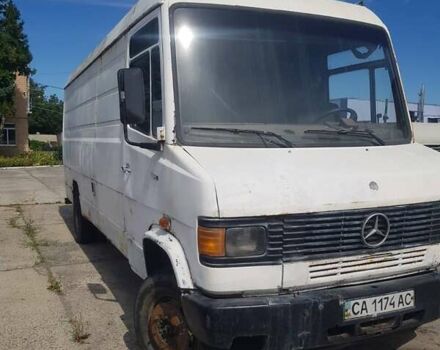 Белый Мерседес Sprinter, объемом двигателя 4.25 л и пробегом 500 тыс. км за 4350 $, фото 2 на Automoto.ua