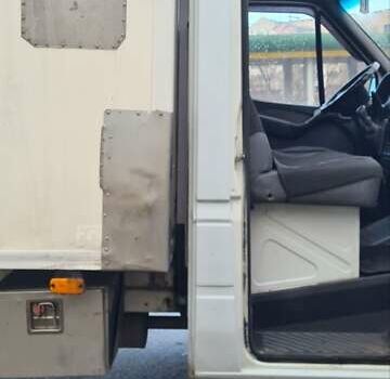 Белый Мерседес Sprinter, объемом двигателя 2.7 л и пробегом 529 тыс. км за 12600 $, фото 4 на Automoto.ua