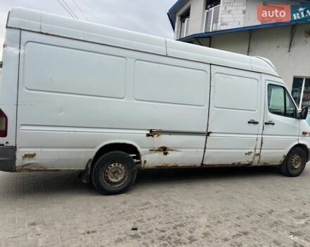 Белый Мерседес Sprinter, объемом двигателя 2.69 л и пробегом 898 тыс. км за 5500 $, фото 3 на Automoto.ua