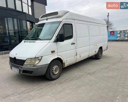 Белый Мерседес Sprinter, объемом двигателя 2.69 л и пробегом 898 тыс. км за 5500 $, фото 2 на Automoto.ua