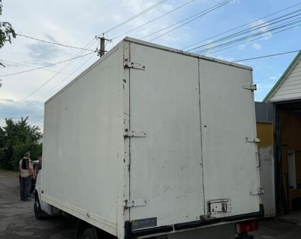 Белый Мерседес Sprinter, объемом двигателя 2.69 л и пробегом 729 тыс. км за 10500 $, фото 2 на Automoto.ua