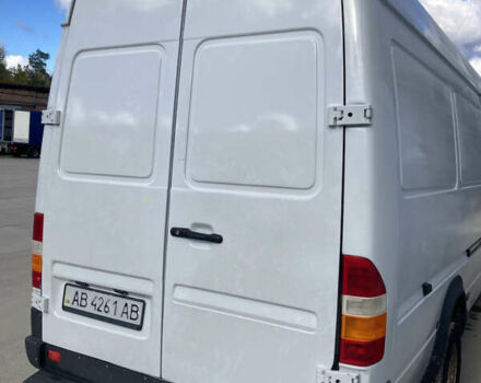 Белый Мерседес Sprinter, объемом двигателя 2.69 л и пробегом 627 тыс. км за 14500 $, фото 4 на Automoto.ua