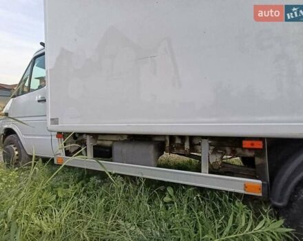 Белый Мерседес Sprinter, объемом двигателя 2.7 л и пробегом 621 тыс. км за 22000 $, фото 14 на Automoto.ua