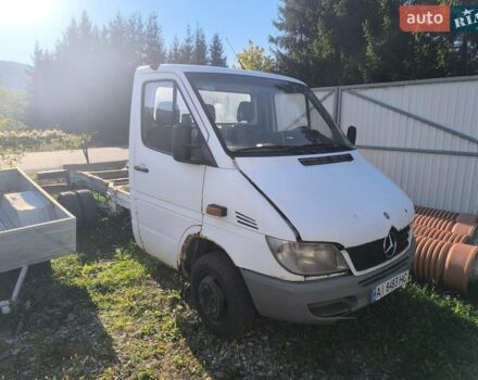 Белый Мерседес Sprinter, объемом двигателя 2.1 л и пробегом 400 тыс. км за 8000 $, фото 2 на Automoto.ua