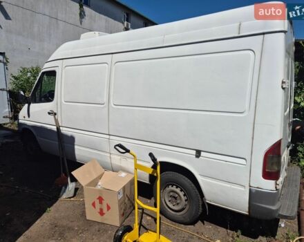 Белый Мерседес Sprinter, объемом двигателя 2.2 л и пробегом 600 тыс. км за 4000 $, фото 3 на Automoto.ua