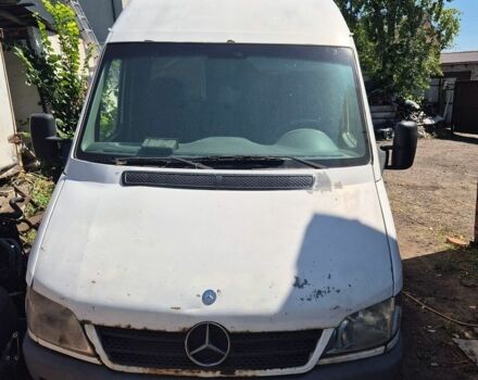 Белый Мерседес Sprinter, объемом двигателя 2.2 л и пробегом 600 тыс. км за 4000 $, фото 4 на Automoto.ua