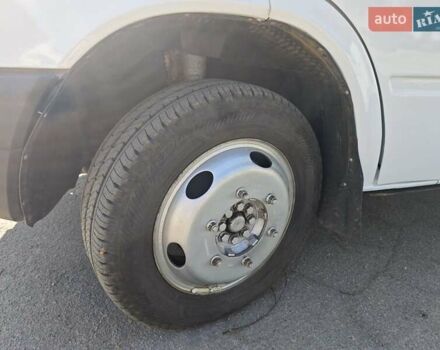 Белый Мерседес Sprinter, объемом двигателя 2.7 л и пробегом 687 тыс. км за 12500 $, фото 8 на Automoto.ua