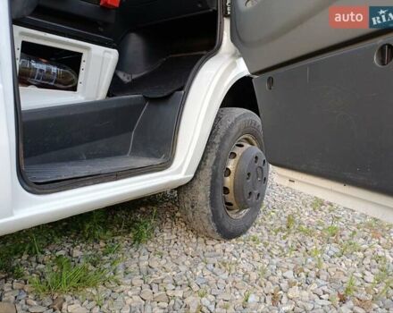 Белый Мерседес Sprinter, объемом двигателя 2.7 л и пробегом 621 тыс. км за 22000 $, фото 9 на Automoto.ua