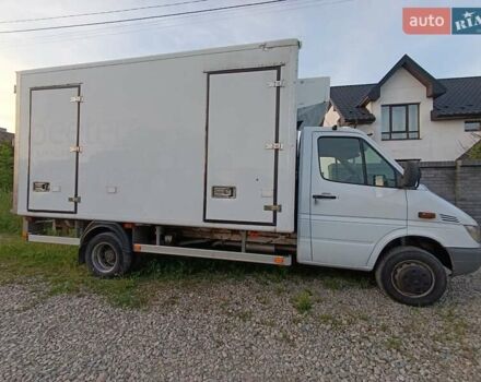 Белый Мерседес Sprinter, объемом двигателя 2.7 л и пробегом 621 тыс. км за 22000 $, фото 5 на Automoto.ua